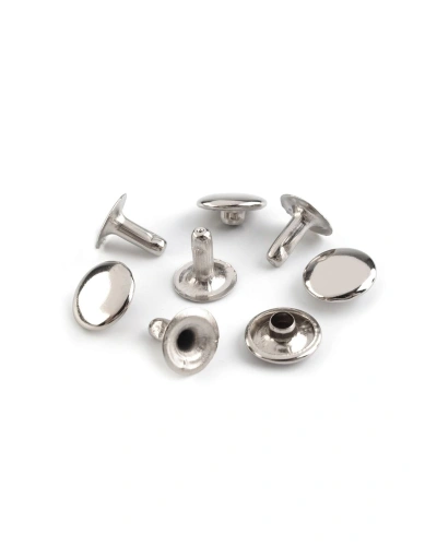 Nýt nikl_700x1000.jpg Nýt nikl_700x1000.jpg