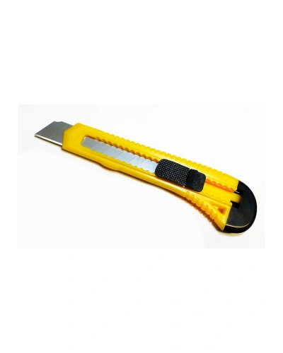 Nůž odlamovac plast 700x1000.jpg